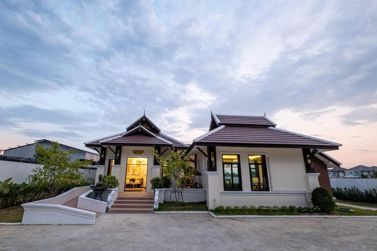 Lanna Kamin Pool Villa Airport Chiang Mai Buitenkant foto